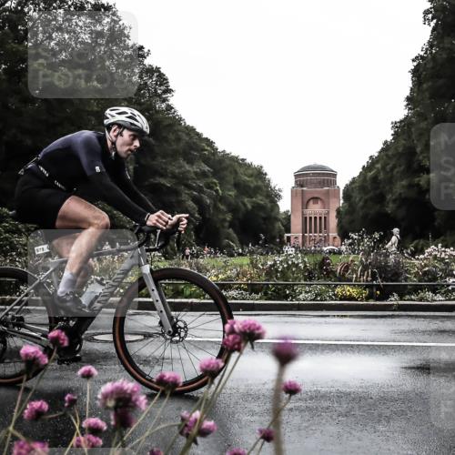 13.09.2026 - Stadtparktriathlon H.Heesch http://msf.ph/oto/10363389 13.09.2026 12:29:07 Radfahren 949, 979, 1242 meine-sportfotos.de