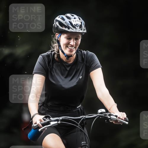 13.09.2026 - Stadtparktriathlon H.Heesch http://msf.ph/oto/10363403 13.09.2026 13:11:11 Radfahren 1216, 1384, 1404 meine-sportfotos.de
