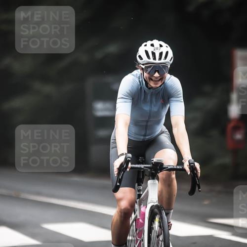 13.09.2026 - Stadtparktriathlon H.Heesch http://msf.ph/oto/10363404 13.09.2026 10:08:15 Radfahren 232, 287, 292 meine-sportfotos.de