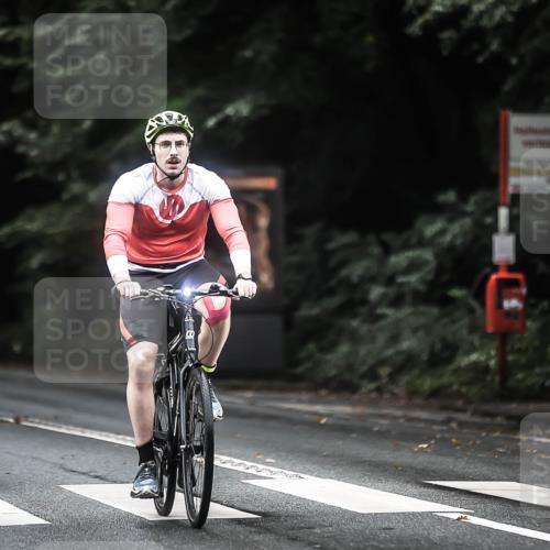 13.09.2026 - Stadtparktriathlon H.Heesch http://msf.ph/oto/10363413 13.09.2026 13:11:15 Radfahren 1216, 1253, 1384, 1404 meine-sportfotos.de