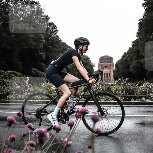 13.09.2026 - Stadtparktriathlon H.Heesch http://msf.ph/oto/10363415 13.09.2026 12:29:14 Radfahren 1072, 1128, 1242 meine-sportfotos.de