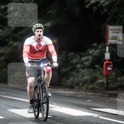13.09.2026 - Stadtparktriathlon H.Heesch http://msf.ph/oto/10363418 13.09.2026 13:11:15 Radfahren 1216, 1253, 1384, 1404 meine-sportfotos.de