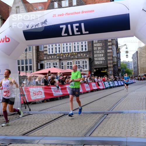 13.09.2026 - 21. swb-Marathon Bremen Tim E. http://msf.ph/oto/10363420 13.09.2026 13:00:58 Ziel 371, 453, 1136, 1550, 1754, 2141, 4904, 8749 meine-sportfotos.de