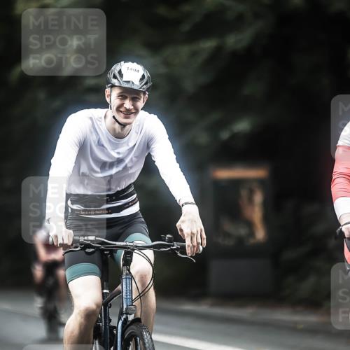 13.09.2026 - Stadtparktriathlon H.Heesch http://msf.ph/oto/10363451 13.09.2026 13:11:16 Radfahren 1216, 1253, 1384, 1404 meine-sportfotos.de