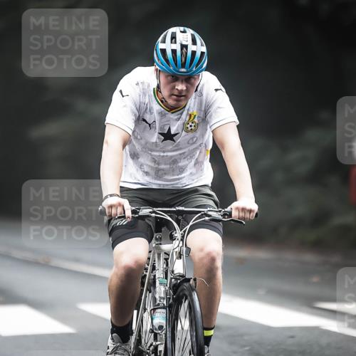 13.09.2026 - Stadtparktriathlon H.Heesch http://msf.ph/oto/10363460 13.09.2026 10:08:37 Radfahren 337 meine-sportfotos.de