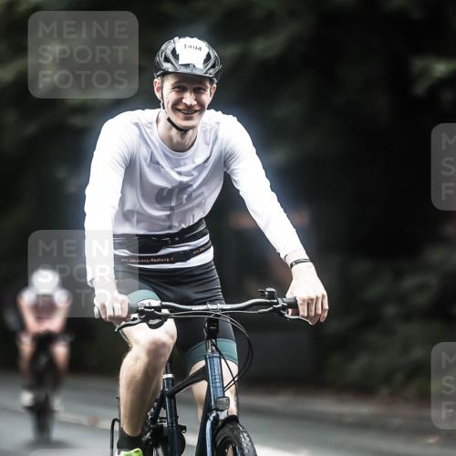 13.09.2026 - Stadtparktriathlon H.Heesch http://msf.ph/oto/10363471 13.09.2026 13:11:16 Radfahren 1216, 1253, 1384, 1404 meine-sportfotos.de