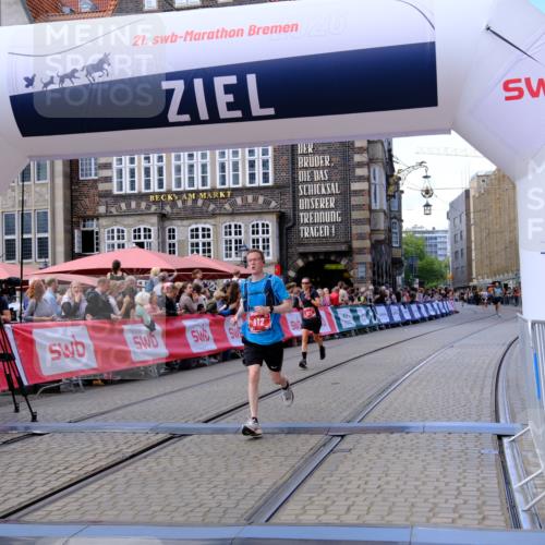 13.09.2026 - 21. swb-Marathon Bremen Tim E. http://msf.ph/oto/10363474 13.09.2026 13:01:02 Ziel 371, 453, 1136, 2141, 4904, 8749, 9849 meine-sportfotos.de