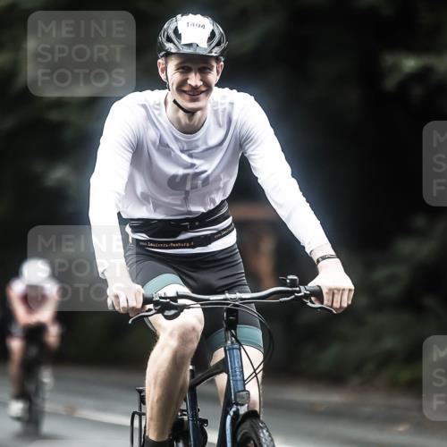 13.09.2026 - Stadtparktriathlon H.Heesch http://msf.ph/oto/10363482 13.09.2026 13:11:16 Radfahren 1216, 1253, 1384, 1404 meine-sportfotos.de