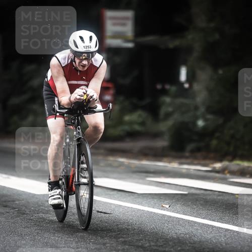 13.09.2026 - Stadtparktriathlon H.Heesch http://msf.ph/oto/10363518 13.09.2026 13:11:18 Radfahren 1191, 1253, 1384, 1404 meine-sportfotos.de