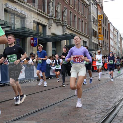 13.09.2026 - 21. swb-Marathon Bremen Strokosch-Dieckow http://msf.ph/oto/10363524 13.09.2026 13:36:54 Ziel 270, 391, 869, 950, 1180, 1285, 1854, 1991, 2241, 2531, 2930, 3333, 3627, 3732, 3823, 3894, 3909, 4261, 4410, 4448, 4932, 4947, 5388, 5547, 5577, 5612, 5738, 5791, 6046, 6056, 6431, 6629, 6904, 6947, 6961, 7006, 7398, 7445, 7571, 7937, 8268, 8443, 8458, 8753, 8839, 9140, 9310, 9317, 9415, 9701, 9840, 13077, 164, 551, 813, 843, 1641, 1849, 1936, 2275, 2673, 2819, 3122, 3541, 3585, 3635, 3787, 3815, 3874, 3998, 4006, 4050, 4261, 5236, 5355, 6056, 6269, 6408, 7046 meine-sportfotos.de