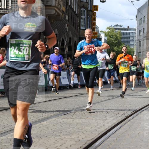 13.09.2026 - 21. swb-Marathon Bremen Strokosch-Dieckow http://msf.ph/oto/10363544 13.09.2026 13:34:59 Ziel 784, 809, 1210, 1395, 1871, 1967, 2525, 2831, 3052, 3058, 3318, 3353, 3380, 3388, 3409, 3765, 3842, 4537, 5378, 5488, 5694, 5760, 6128, 6168, 6244, 7168, 7833, 7962, 8182, 8381, 8453, 8493, 8552, 8683, 9038, 9751, 9788, 9820, 536, 2366, 2492, 3063, 3916, 4487, 4635, 4985, 5016, 5125, 5647, 6391, 6403, 6750, 7123, 7405, 7657, 7703, 7750, 7998, 8328, 9017, 9216, 9526, 9527, 13051, 13060 meine-sportfotos.de