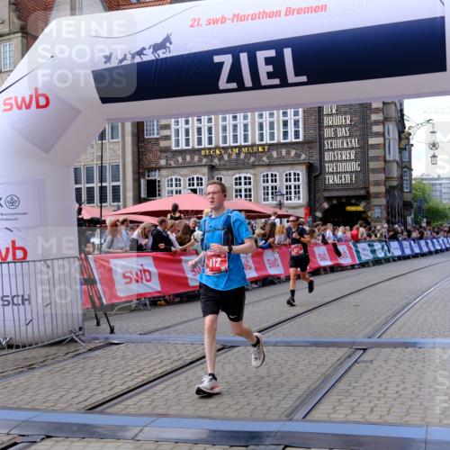 13.09.2026 - 21. swb-Marathon Bremen Tim E. http://msf.ph/oto/10363546 13.09.2026 13:01:02 Ziel 371, 453, 1136, 2141, 4904, 8749, 9849 meine-sportfotos.de