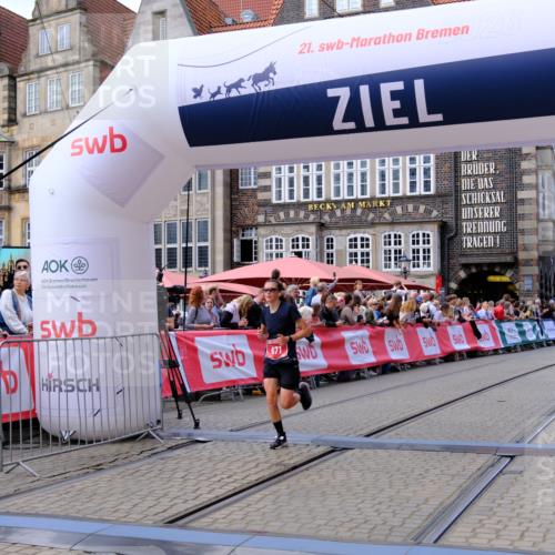 13.09.2026 - 21. swb-Marathon Bremen Tim E. http://msf.ph/oto/10363636 13.09.2026 13:01:04 Ziel 371, 453, 2141, 4904, 8749, 9849 meine-sportfotos.de