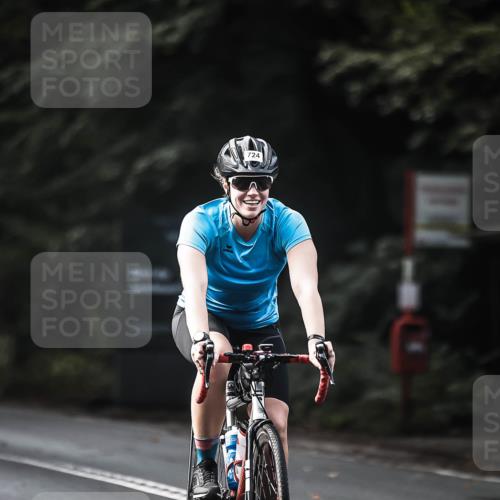 13.09.2026 - Stadtparktriathlon H.Heesch http://msf.ph/oto/10363645 13.09.2026 11:20:23 Radfahren 589, 596, 724 meine-sportfotos.de