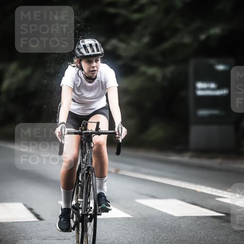 13.09.2026 - Stadtparktriathlon H.Heesch http://msf.ph/oto/10363664 13.09.2026 13:11:34 Radfahren 1200, 1250, 1348, 1359, 1445 meine-sportfotos.de