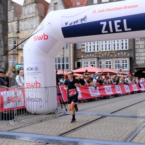 13.09.2026 - 21. swb-Marathon Bremen Tim E. http://msf.ph/oto/10363666 13.09.2026 13:01:04 Ziel 371, 453, 2141, 4904, 8749, 9849 meine-sportfotos.de
