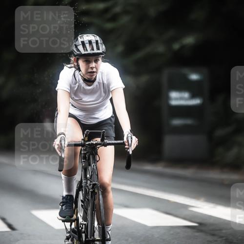 13.09.2026 - Stadtparktriathlon H.Heesch http://msf.ph/oto/10363673 13.09.2026 13:11:34 Radfahren 1200, 1250, 1348, 1359, 1445 meine-sportfotos.de