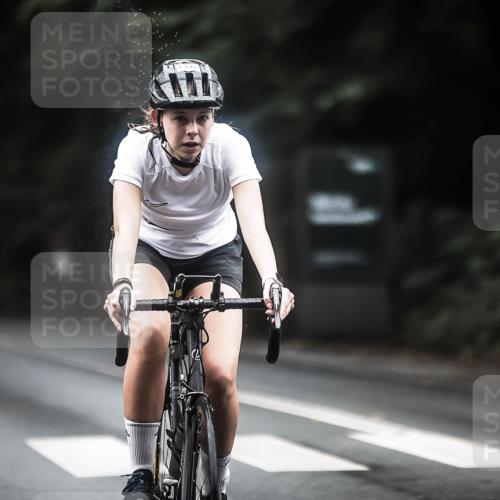 13.09.2026 - Stadtparktriathlon H.Heesch http://msf.ph/oto/10363681 13.09.2026 13:11:35 Radfahren 1200, 1250, 1348, 1359, 1445 meine-sportfotos.de