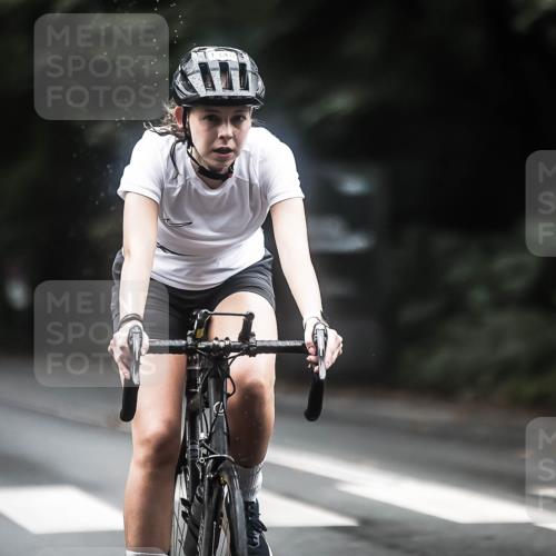 13.09.2026 - Stadtparktriathlon H.Heesch http://msf.ph/oto/10363689 13.09.2026 13:11:35 Radfahren 1200, 1250, 1348, 1359, 1445 meine-sportfotos.de