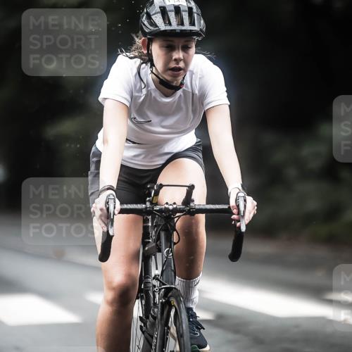 13.09.2026 - Stadtparktriathlon H.Heesch http://msf.ph/oto/10363697 13.09.2026 13:11:35 Radfahren 1200, 1250, 1348, 1359, 1445 meine-sportfotos.de