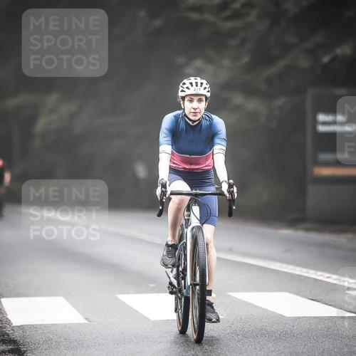 13.09.2026 - Stadtparktriathlon H.Heesch http://msf.ph/oto/10363737 13.09.2026 10:09:05 Radfahren 228, 241, 244, 263, 279, 289, 327 meine-sportfotos.de