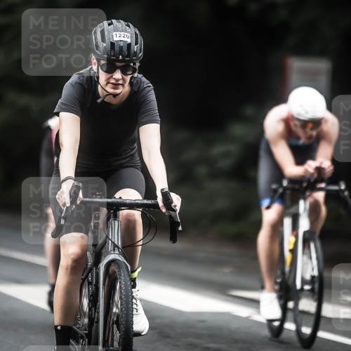 13.09.2026 - Stadtparktriathlon H.Heesch http://msf.ph/oto/10363739 13.09.2026 13:11:46 Radfahren 1196, 1220, 1291, 1336, 1378, 1392, 1443 meine-sportfotos.de