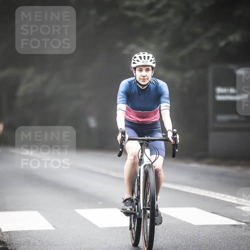 13.09.2026 - Stadtparktriathlon H.Heesch http://msf.ph/oto/10363743 13.09.2026 10:09:06 Radfahren 228, 241, 244, 263, 279, 289 meine-sportfotos.de
