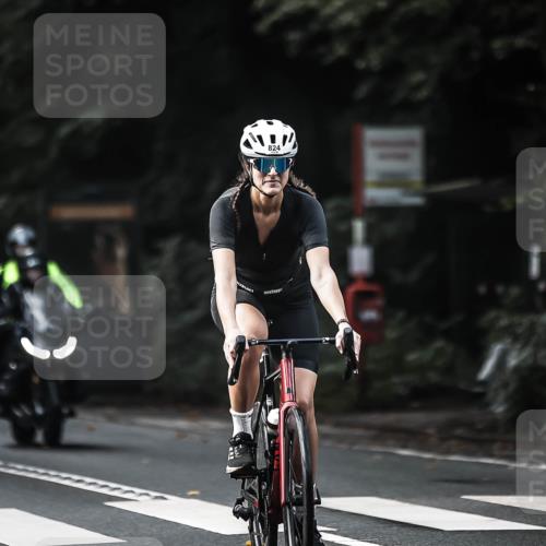 13.09.2026 - Stadtparktriathlon H.Heesch http://msf.ph/oto/10363774 13.09.2026 11:20:42 Radfahren 594, 602, 641, 824 meine-sportfotos.de