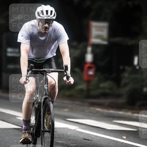 13.09.2026 - Stadtparktriathlon H.Heesch http://msf.ph/oto/10363778 13.09.2026 13:11:48 Radfahren 1196, 1220, 1291, 1336, 1338, 1378, 1392, 1443 meine-sportfotos.de