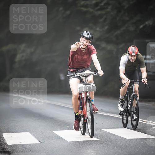 13.09.2026 - Stadtparktriathlon H.Heesch http://msf.ph/oto/10363779 13.09.2026 10:09:11 Radfahren 228, 241, 263 meine-sportfotos.de