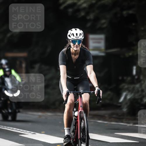 13.09.2026 - Stadtparktriathlon H.Heesch http://msf.ph/oto/10363782 13.09.2026 11:20:42 Radfahren 594, 602, 641, 824 meine-sportfotos.de