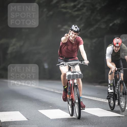 13.09.2026 - Stadtparktriathlon H.Heesch http://msf.ph/oto/10363789 13.09.2026 10:09:11 Radfahren 228, 241, 263 meine-sportfotos.de