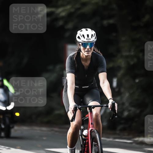 13.09.2026 - Stadtparktriathlon H.Heesch http://msf.ph/oto/10363797 13.09.2026 11:20:42 Radfahren 594, 602, 641, 824 meine-sportfotos.de