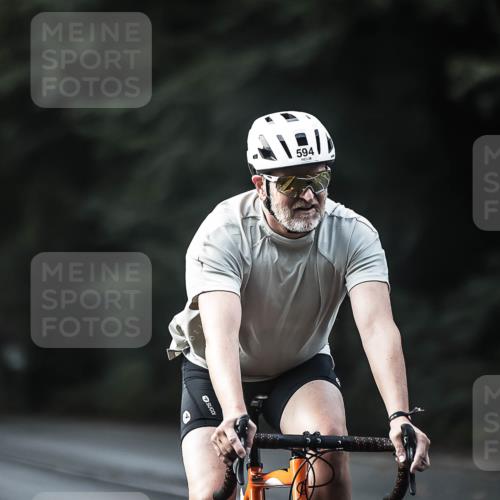 13.09.2026 - Stadtparktriathlon H.Heesch http://msf.ph/oto/10363800 13.09.2026 11:20:43 Radfahren 594, 602, 641, 824 meine-sportfotos.de