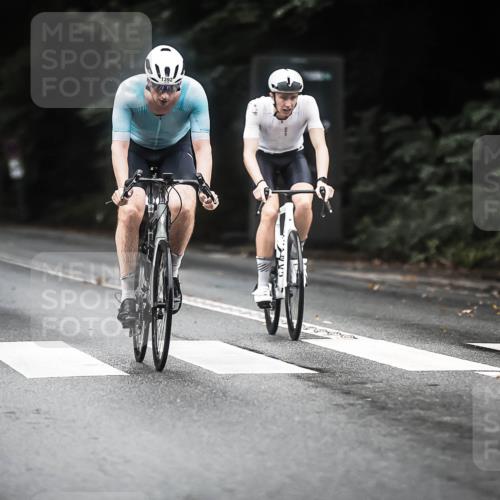 13.09.2026 - Stadtparktriathlon H.Heesch http://msf.ph/oto/10363807 13.09.2026 13:11:51 Radfahren 1196, 1220, 1291, 1336, 1338, 1378, 1392, 1443 meine-sportfotos.de