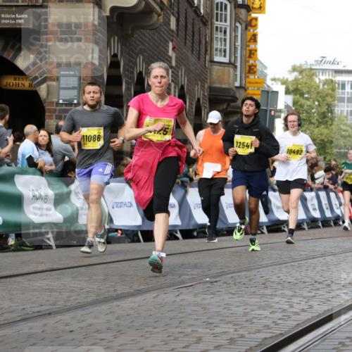 13.09.2026 - 21. swb-Marathon Bremen Strokosch-Dieckow http://msf.ph/oto/10363833 13.09.2026 10:59:24 Ziel 10383, 10415, 10427, 10477, 10668, 10787, 10843, 11034, 11125, 11267, 11278, 11301, 11302, 11602, 11913, 12015, 12118, 12127, 12130, 12131, 12200, 12271, 12297, 12414, 10147, 10745, 10922, 11151, 11207, 11519, 11594, 12295, 12481, 12527 meine-sportfotos.de
