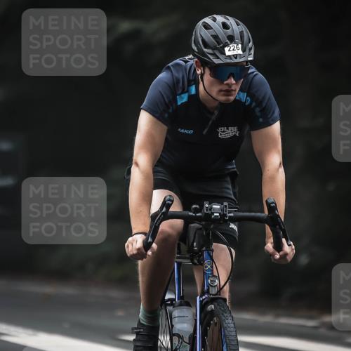 13.09.2026 - Stadtparktriathlon H.Heesch http://msf.ph/oto/10363856 13.09.2026 10:09:22 Radfahren 226, 344 meine-sportfotos.de