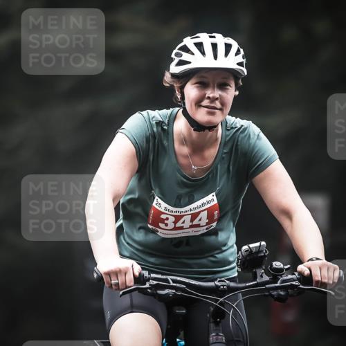 13.09.2026 - Stadtparktriathlon H.Heesch http://msf.ph/oto/10363885 13.09.2026 10:09:25 Radfahren 211, 226, 344 meine-sportfotos.de