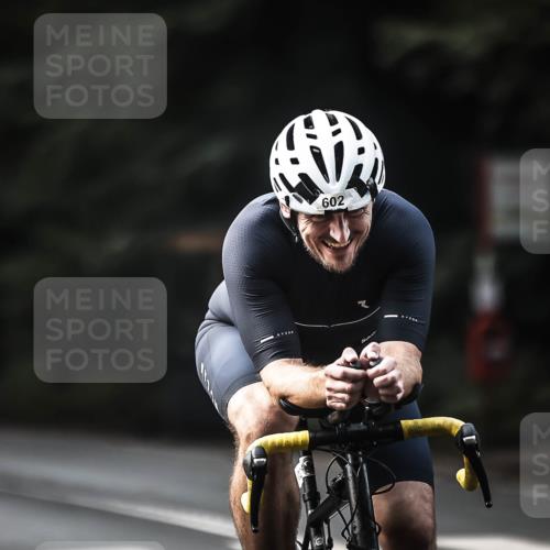 13.09.2026 - Stadtparktriathlon H.Heesch http://msf.ph/oto/10363891 13.09.2026 11:20:48 Radfahren 594, 602, 630, 635, 641, 668, 824 meine-sportfotos.de