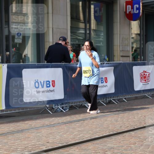 13.09.2026 - 21. swb-Marathon Bremen Strokosch-Dieckow http://msf.ph/oto/10363926 13.09.2026 11:26:34 Ziel 10573, 11254, 11851, 12377, 12408, 10667, 11538 meine-sportfotos.de