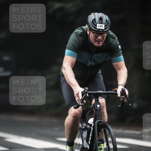 13.09.2026 - Stadtparktriathlon H.Heesch http://msf.ph/oto/10363953 13.09.2026 10:09:37 Radfahren 211, 245, 317 meine-sportfotos.de