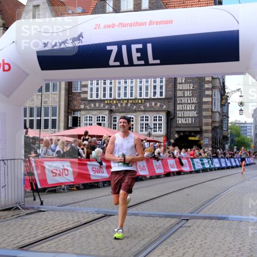 13.09.2026 - 21. swb-Marathon Bremen Tim E. http://msf.ph/oto/10363956 13.09.2026 13:01:35 Ziel 1411, 1619, 3019, 4328, 5663, 5996 meine-sportfotos.de