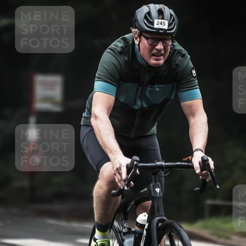 13.09.2026 - Stadtparktriathlon H.Heesch http://msf.ph/oto/10363961 13.09.2026 10:09:37 Radfahren 211, 245, 317 meine-sportfotos.de