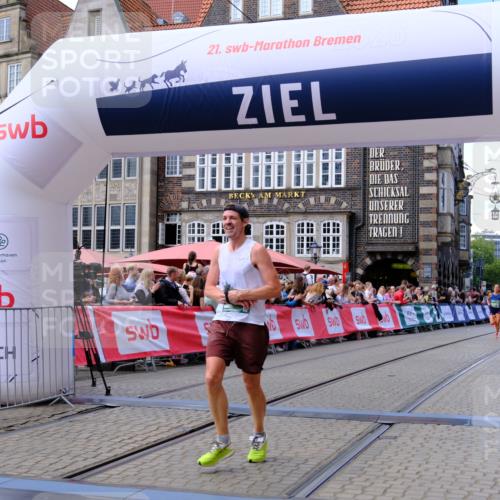 13.09.2026 - 21. swb-Marathon Bremen Tim E. http://msf.ph/oto/10363973 13.09.2026 13:01:35 Ziel 1411, 1619, 3019, 4328, 5663, 5996 meine-sportfotos.de
