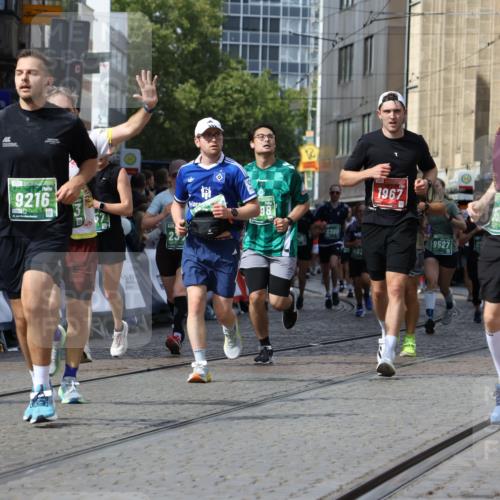 13.09.2026 - 21. swb-Marathon Bremen Strokosch-Dieckow http://msf.ph/oto/10363976 13.09.2026 13:35:04 Ziel 1210, 1395, 1871, 1967, 2525, 2561, 2755, 2831, 3052, 3058, 3181, 3353, 3380, 3388, 3765, 3842, 4537, 5378, 5415, 5488, 5684, 5694, 5760, 6085, 6128, 6168, 6244, 7443, 7462, 7833, 8155, 8182, 8453, 8493, 8552, 8683, 9038, 9751, 9788, 9820, 13180, 536, 2003, 2366, 2492, 2625, 3063, 3311, 3916, 4635, 4985, 5016, 6320, 6391, 6750, 7657, 7703, 7998, 8300, 8328, 9017, 9216, 9526, 9527 meine-sportfotos.de