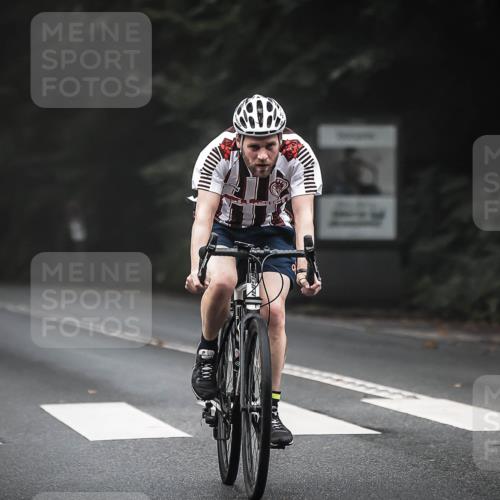13.09.2026 - Stadtparktriathlon H.Heesch http://msf.ph/oto/10363994 13.09.2026 10:09:41 Radfahren 245, 249, 257, 317 meine-sportfotos.de
