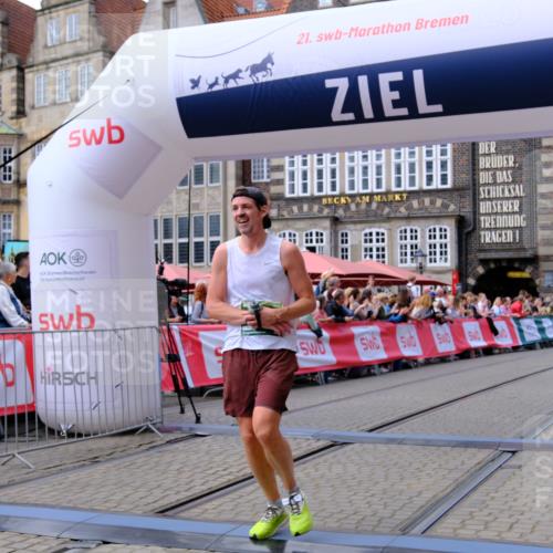 13.09.2026 - 21. swb-Marathon Bremen Tim E. http://msf.ph/oto/10364005 13.09.2026 13:01:35 Ziel 1411, 1619, 3019, 4328, 5663, 5996 meine-sportfotos.de