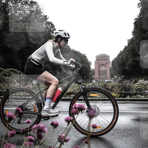 13.09.2026 - Stadtparktriathlon H.Heesch http://msf.ph/oto/10364009 13.09.2026 12:33:12 Radfahren 995, 1079, 1119, 1188 meine-sportfotos.de