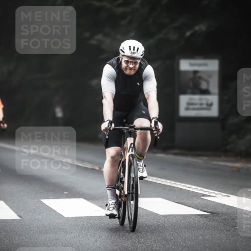 13.09.2026 - Stadtparktriathlon H.Heesch http://msf.ph/oto/10364013 13.09.2026 10:09:44 Radfahren 249, 257, 317 meine-sportfotos.de