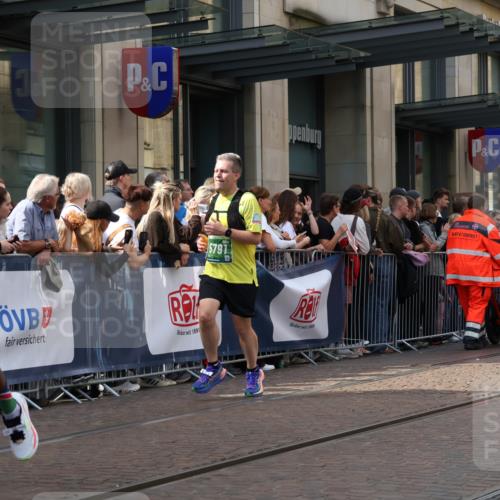 13.09.2026 - 21. swb-Marathon Bremen Strokosch-Dieckow http://msf.ph/oto/10364023 13.09.2026 13:37:03 Ziel 270, 391, 448, 869, 1180, 1854, 2531, 3323, 3333, 3627, 3732, 3804, 3823, 3894, 4628, 4932, 4947, 5388, 5547, 5577, 5612, 5738, 5791, 6046, 6904, 6947, 7006, 7074, 7571, 8268, 8439, 8443, 8458, 8553, 8674, 8748, 8753, 9140, 9441, 9701, 10106, 13077, 551, 813, 843, 950, 1285, 1641, 1849, 1936, 1991, 2241, 2275, 2531, 2930, 3122, 3541, 3635, 3732, 3787, 3874, 3894, 3909, 3998, 4261, 4410, 4448, 5236, 5355, 6056, 6269, 6408, 6431, 6629, 6961, 7006, 7046 meine-sportfotos.de